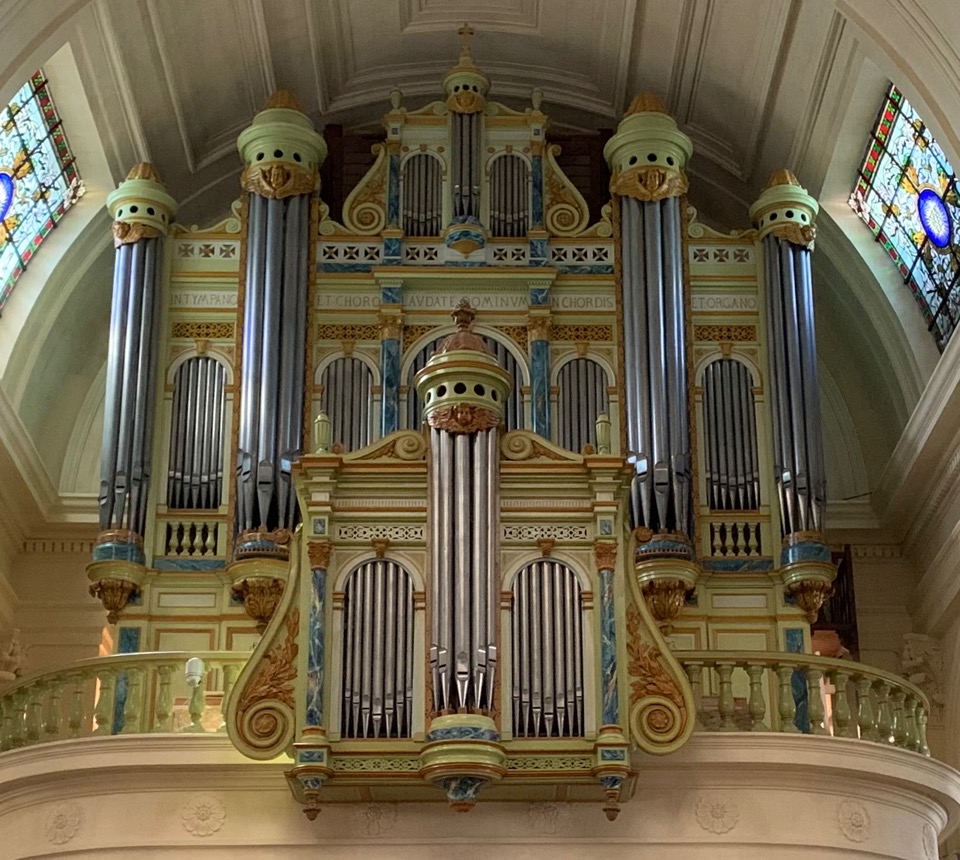 ORGUE RESTAURE RECADRE